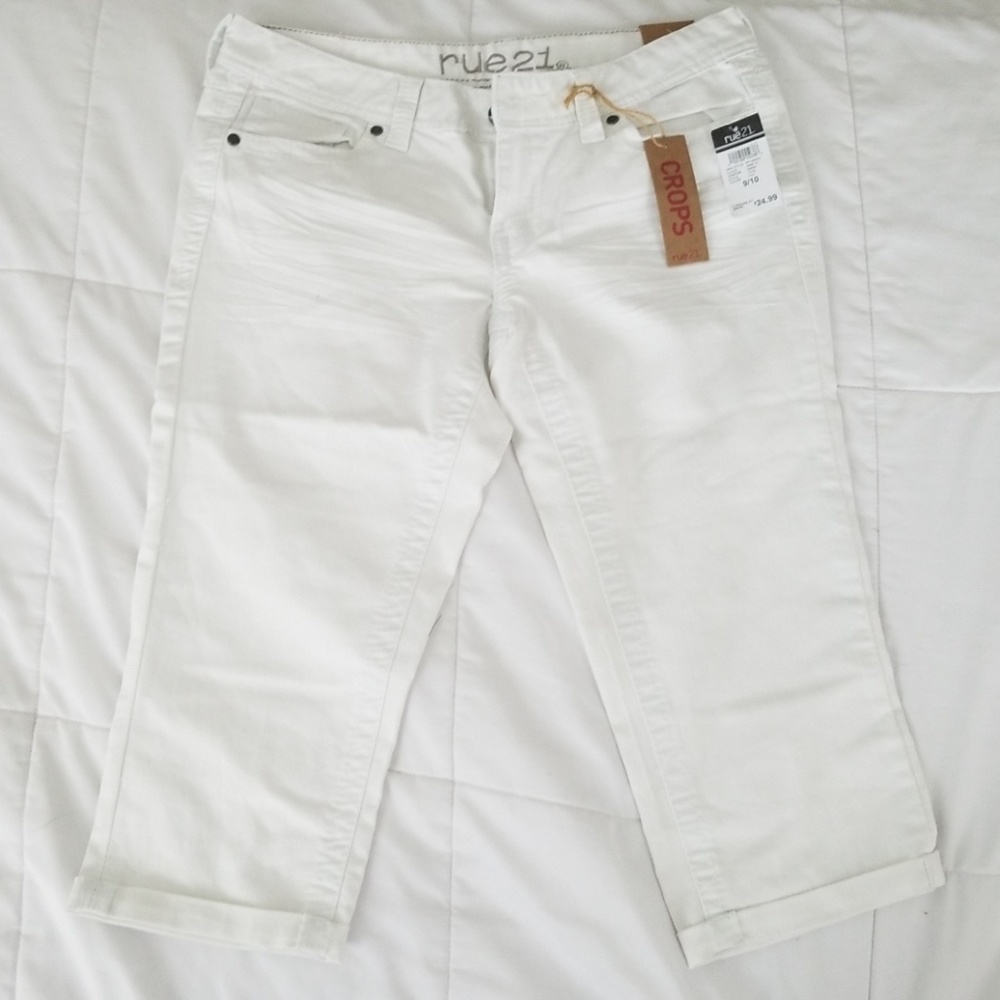 NWT Rue 21 Crops size 9/10
